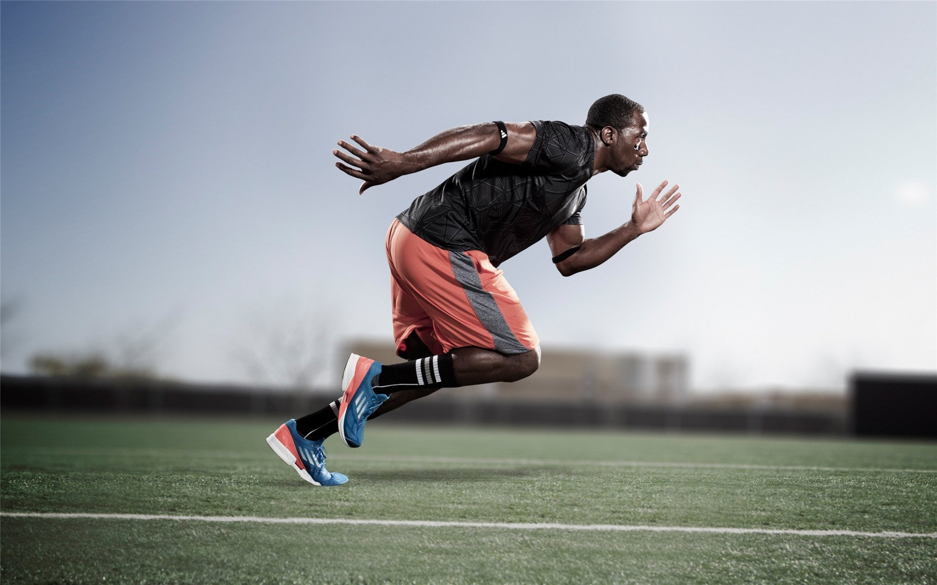 Kaiyun APP-“快艇冲浪：东三叉湖赛场迎来极限水上运动的热潮”